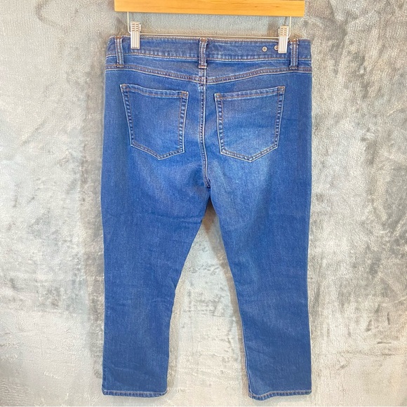 Cabi “New Crop” Denim Medium Wash Jeans Size 6 - Picture 2 of 9